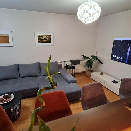 South 2 Osijek Apartment Bagian luar foto