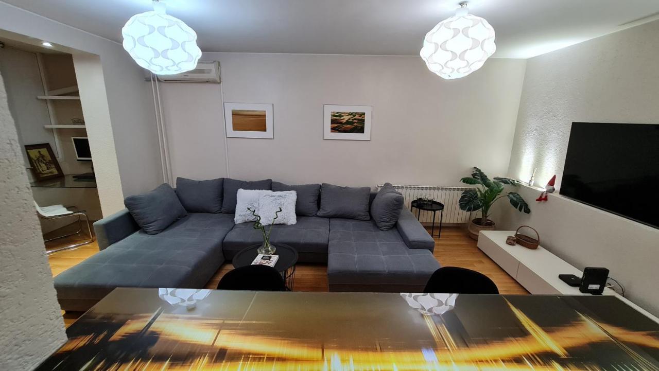 South 2 Osijek Apartment Bagian luar foto