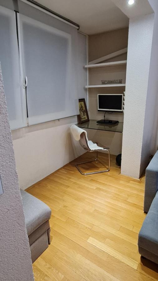 South 2 Osijek Apartment Bagian luar foto