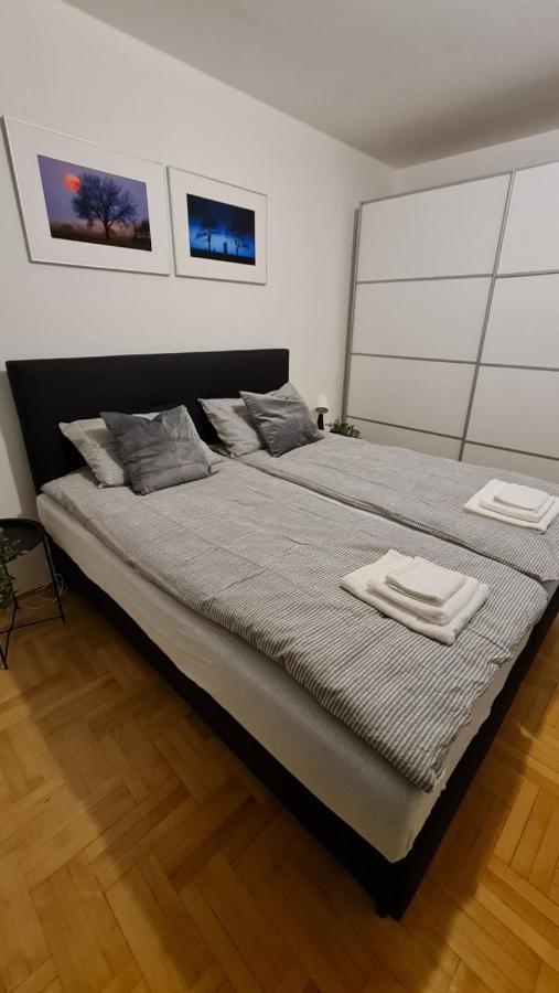 South 2 Osijek Apartment Bagian luar foto