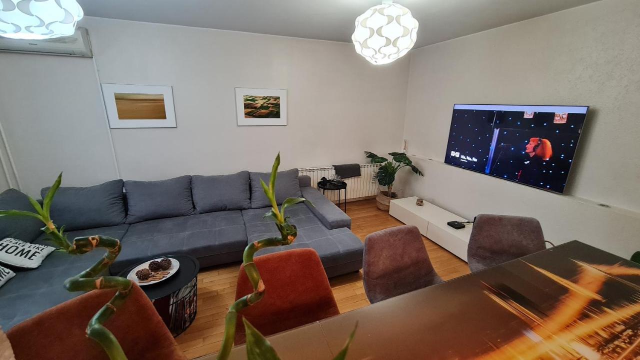 South 2 Osijek Apartment Bagian luar foto