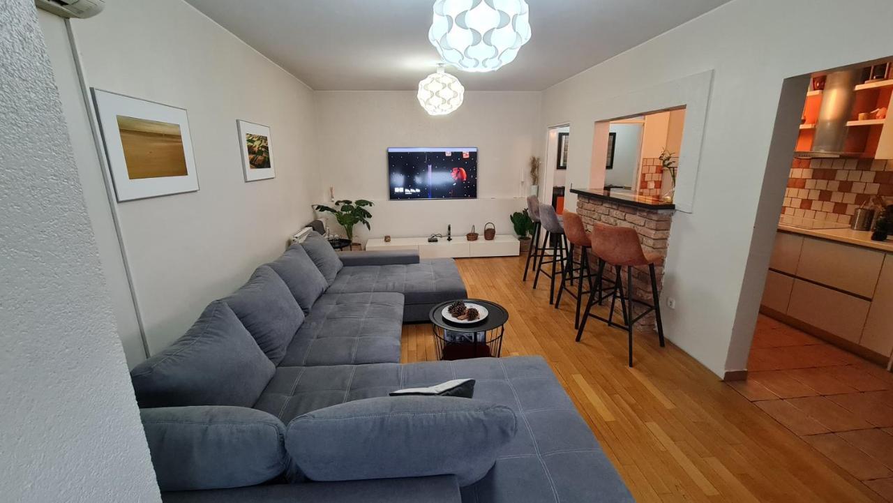 South 2 Osijek Apartment Bagian luar foto