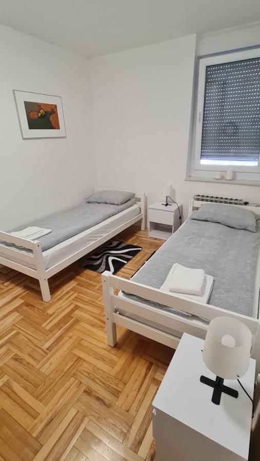 South 2 Osijek Apartment Bagian luar foto
