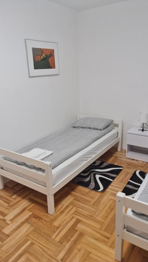 South 2 Osijek Apartment Bagian luar foto